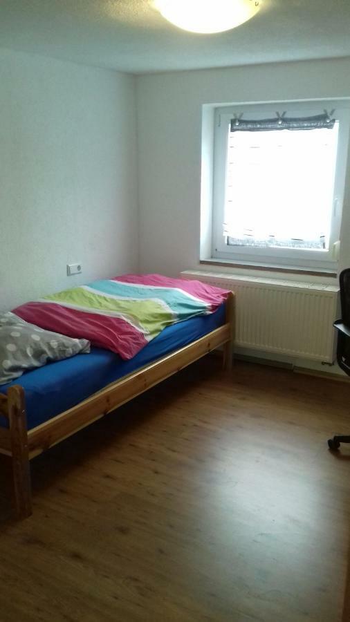 Biberach-Riss-Zimmer-Frei, Einzel-Zimmer Bad Kueche Birkenhard الغرفة الصورة